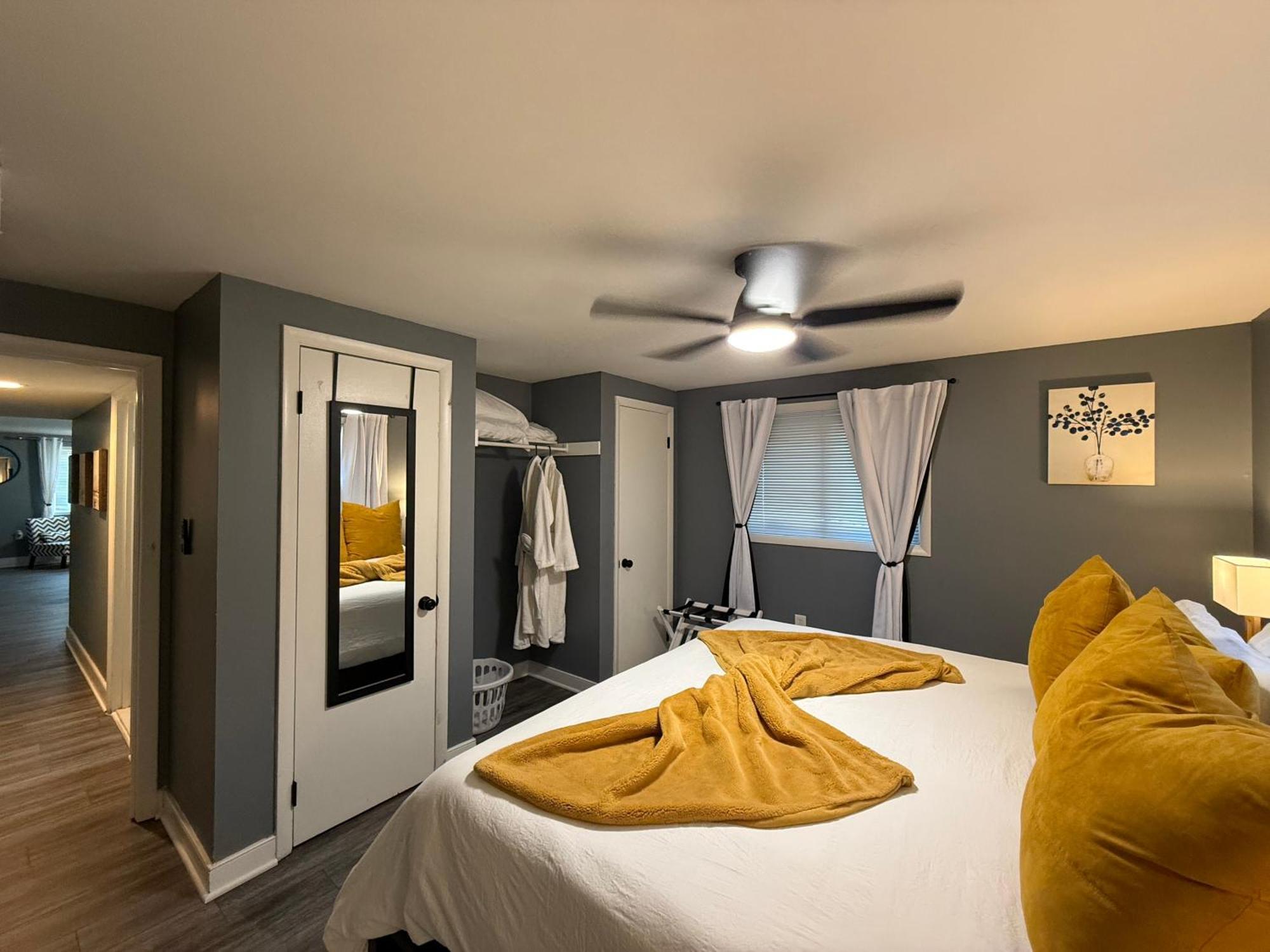 Guest 14 Miles To National Mall District Heights