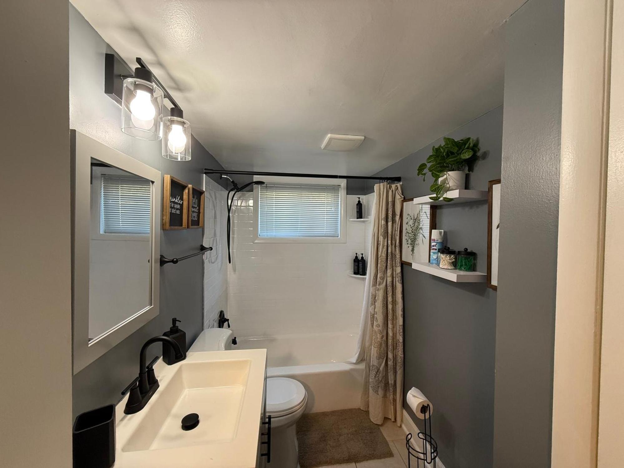Guest 14 Miles To National Mall * District Heights