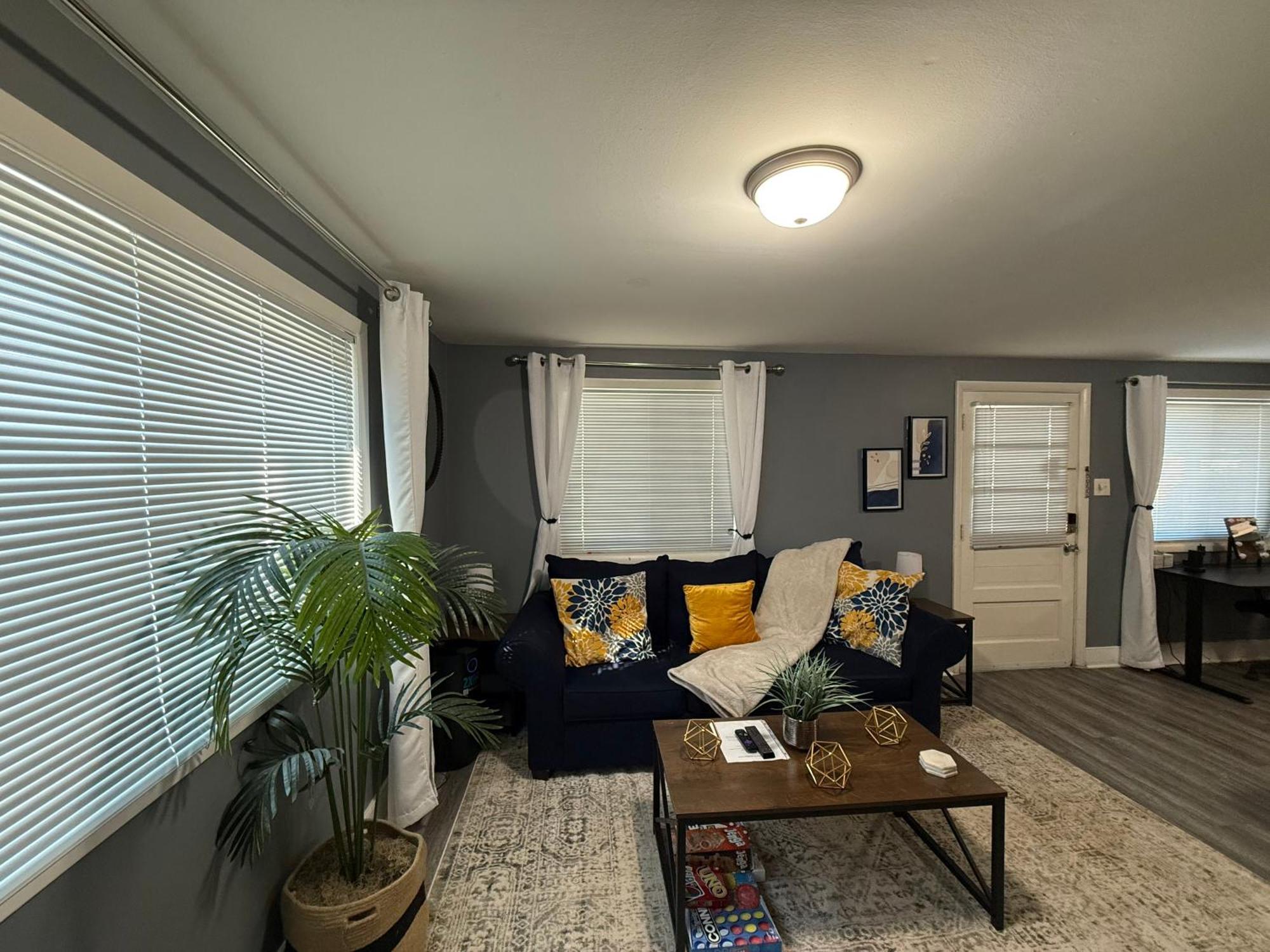Guest 14 Miles To National Mall * District Heights