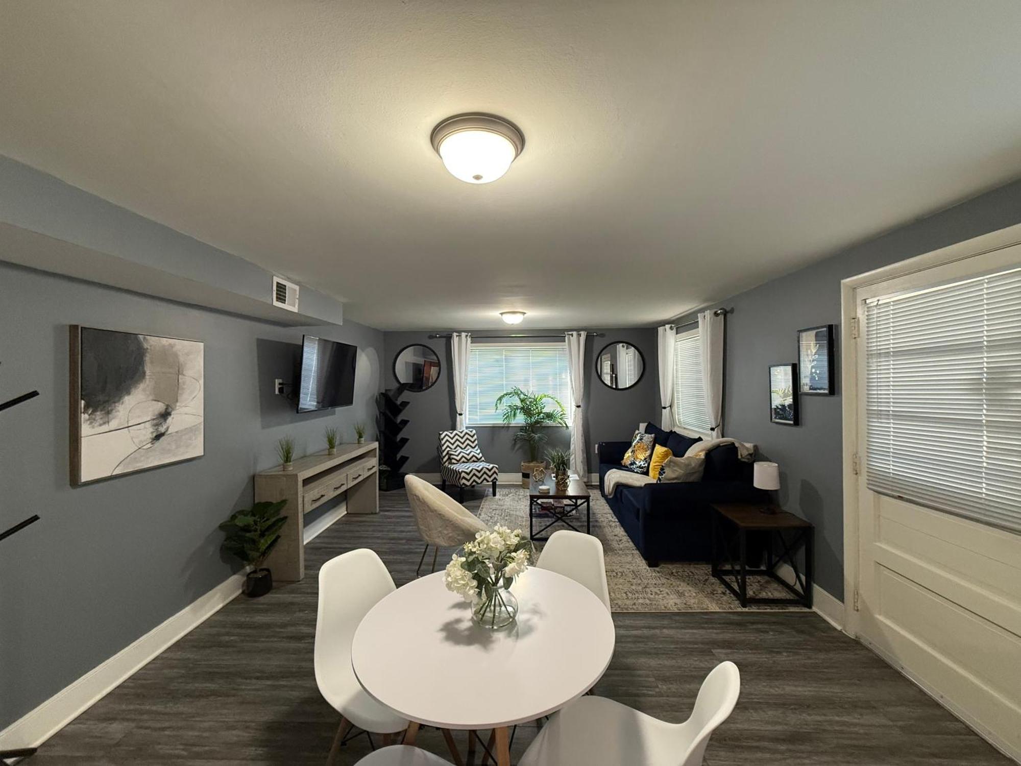 Guest 14 Miles To National Mall * District Heights